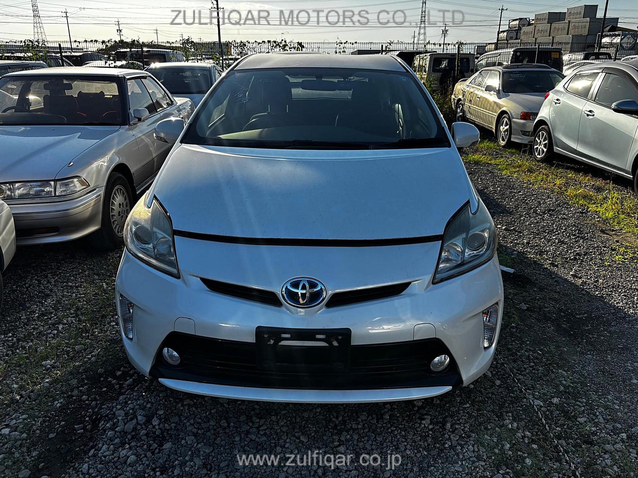 TOYOTA PRIUS 2015 Image 5