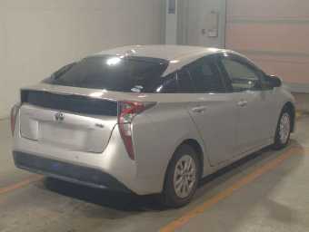 TOYOTA PRIUS 2017 Image 2
