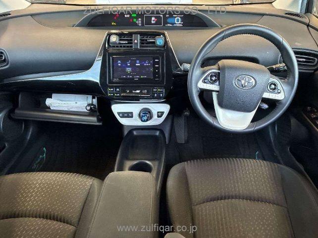 TOYOTA PRIUS 2017 Image 6