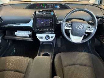 TOYOTA PRIUS 2017 Image 6