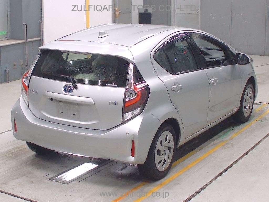 TOYOTA AQUA 2021 Image 2