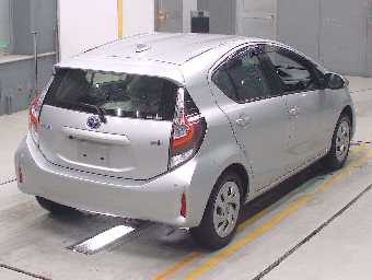 TOYOTA AQUA 2021 Image 2