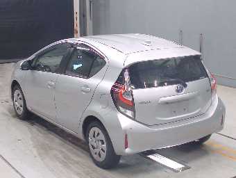 TOYOTA AQUA 2021 Image 6