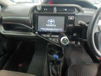 TOYOTA AQUA 2015 Image 11