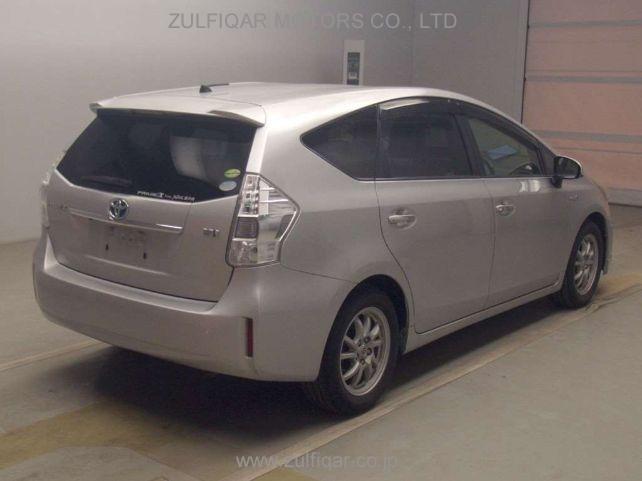TOYOTA PRIUS ALPHA 2014 Image 2