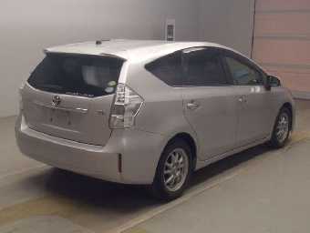 TOYOTA PRIUS ALPHA 2014 Image 2
