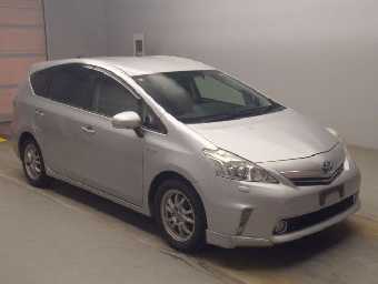 TOYOTA PRIUS ALPHA 2014 Image 3