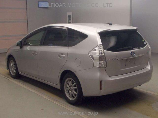 TOYOTA PRIUS ALPHA 2014 Image 4