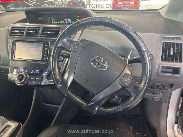 TOYOTA PRIUS ALPHA 2014 Image 6