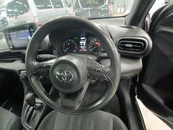 TOYOTA YARIS 2020 Image 9