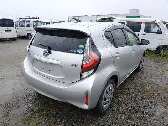 TOYOTA AQUA 2019 Image 2