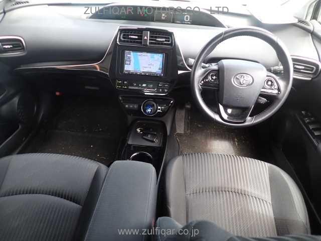 TOYOTA PRIUS 2019 Image 6