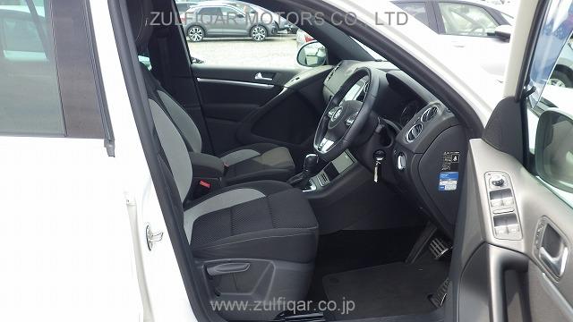 VOLKSWAGEN TIGUAN 2013 Image 9