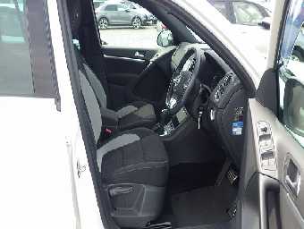 VOLKSWAGEN TIGUAN 2013 Image 9