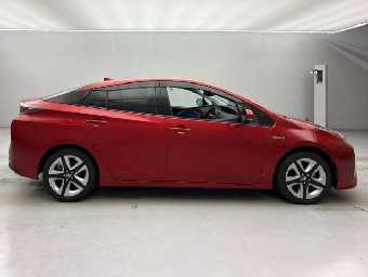 TOYOTA PRIUS 2018 Image 6
