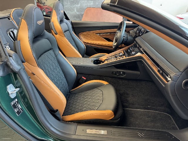 ASTON MARTIN DB12 2024 Image 29