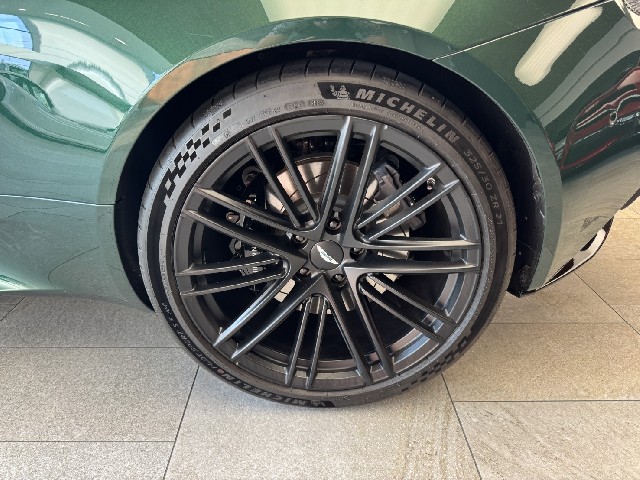 ASTON MARTIN DB12 2024 Image 44
