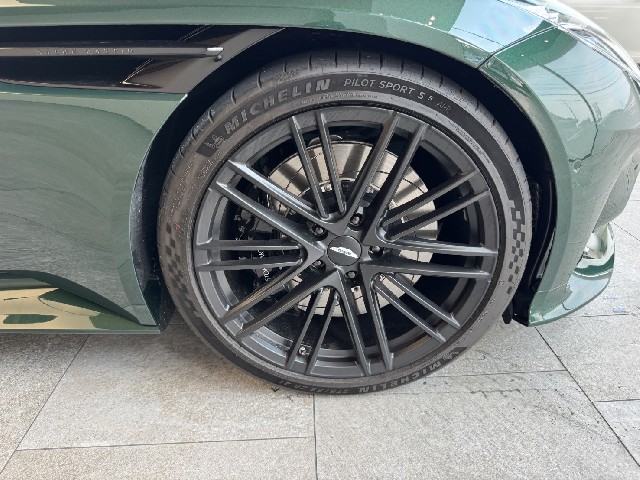 ASTON MARTIN DB12 2024 Image 46