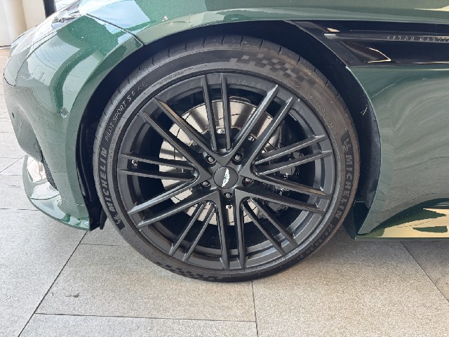 ASTON MARTIN DB12 2024 Image 47