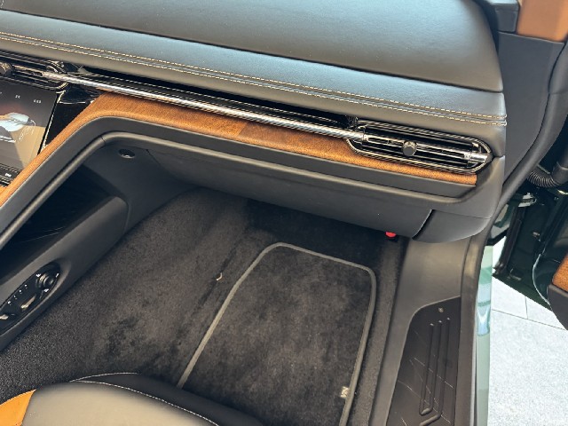 ASTON MARTIN DB12 2024 Image 50