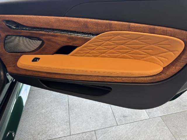 ASTON MARTIN DB12 2024 Image 53