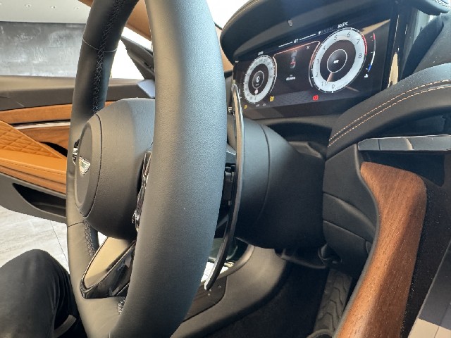 ASTON MARTIN DB12 2024 Image 59