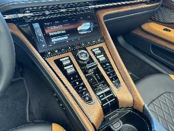 ASTON MARTIN DB12 2024 Image 54