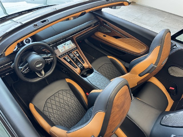 ASTON MARTIN DB12 2024 Image 69