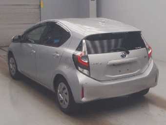 TOYOTA AQUA 2021 Image 4