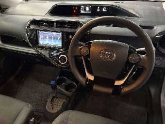 TOYOTA AQUA 2021 Image 6