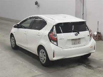 TOYOTA AQUA 2019 Image 2