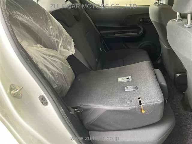 TOYOTA AQUA 2019 Image 8