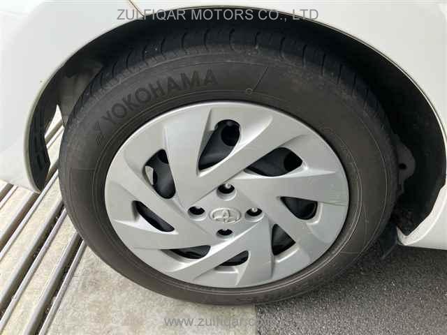 TOYOTA AQUA 2019 Image 9