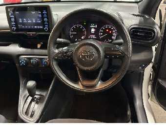 TOYOTA YARIS 2020 Image 9