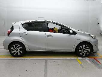 TOYOTA AQUA 2019 Image 3