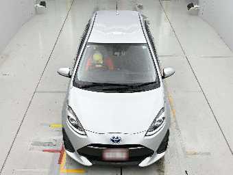 TOYOTA AQUA 2019 Image 7