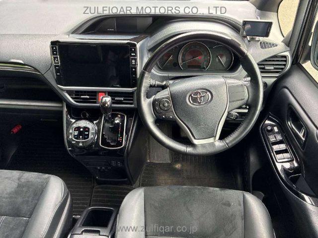TOYOTA ESQUIRE 2019 Image 8