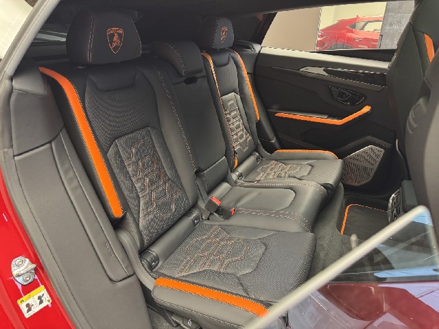 LAMBORGHINI URUS 2025 Image 25