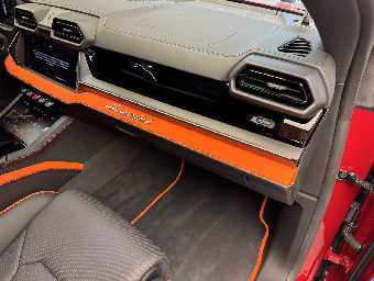 LAMBORGHINI URUS 2025 Image 26