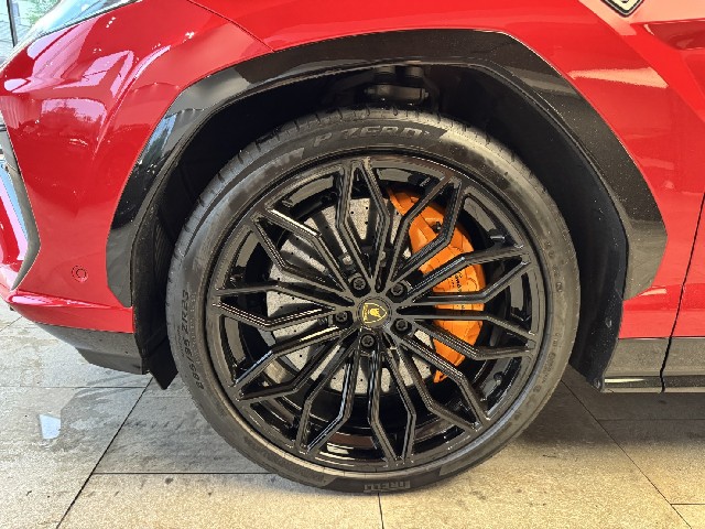 LAMBORGHINI URUS 2025 Image 43