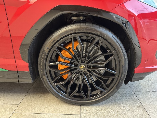 LAMBORGHINI URUS 2025 Image 46