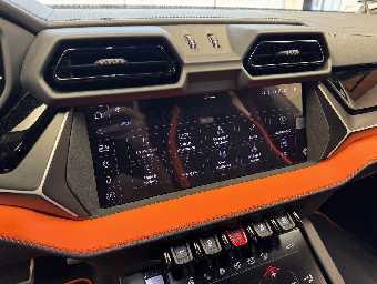LAMBORGHINI URUS 2025 Image 45