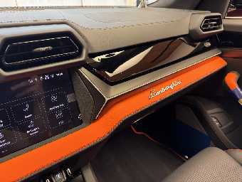 LAMBORGHINI URUS 2025 Image 47