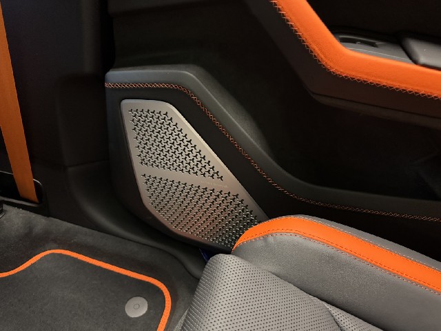 LAMBORGHINI URUS 2025 Image 59