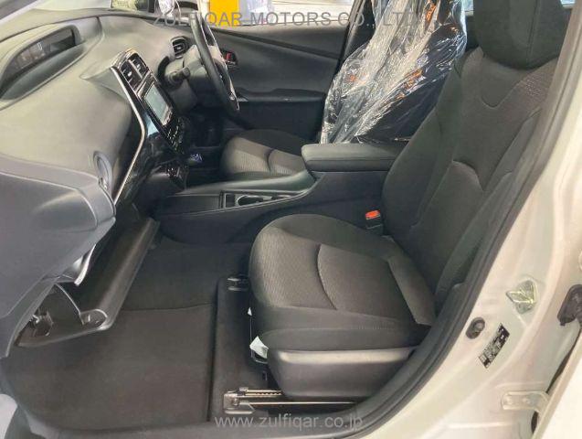 TOYOTA PRIUS 2022 Image 11
