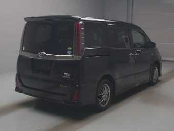TOYOTA NOAH 2019 Image 2