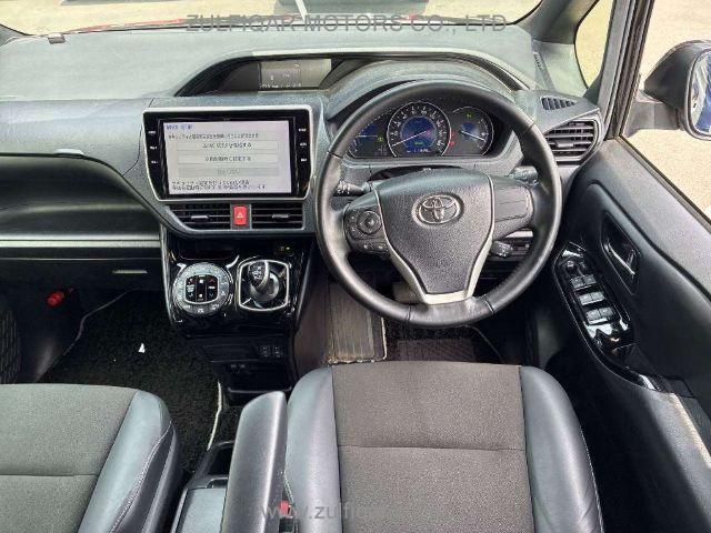 TOYOTA NOAH 2019 Image 6
