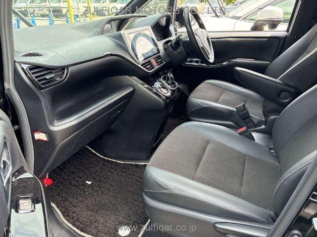 TOYOTA NOAH 2019 Image 10