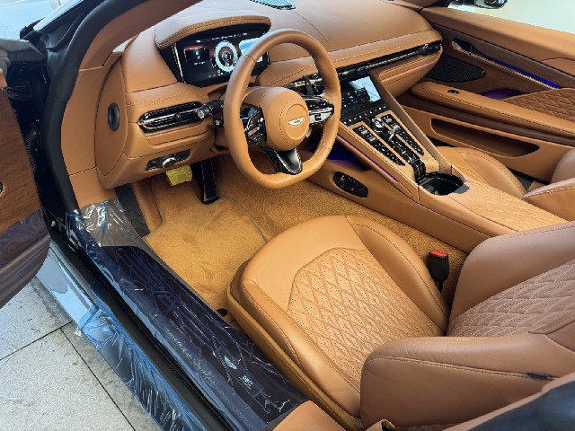 ASTON MARTIN DB12 2025 Image 23