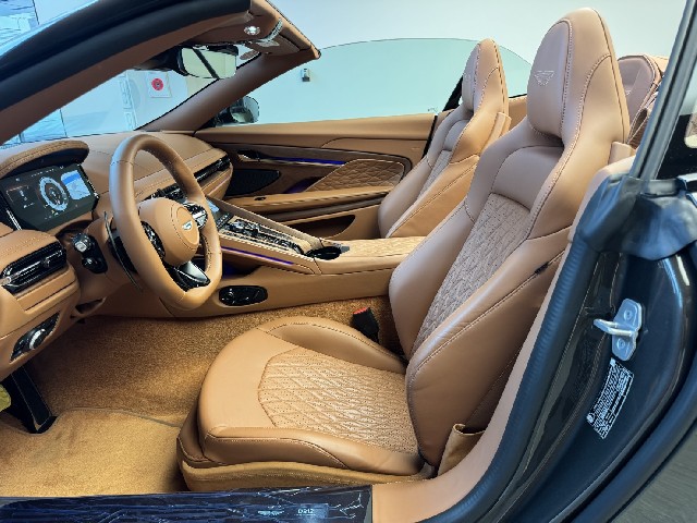 ASTON MARTIN DB12 2025 Image 24